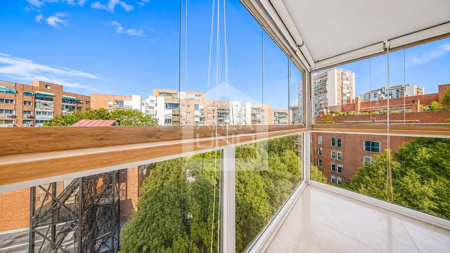 Vista exterior de Piso en venta en Madrid con Aire acondicionado, Calefacción y Trastero