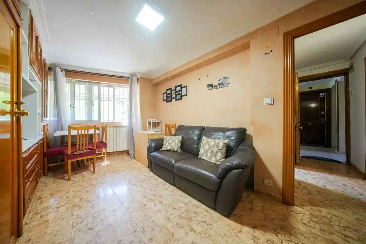 Habitación de Piso en venta en Madrid con Calefacción