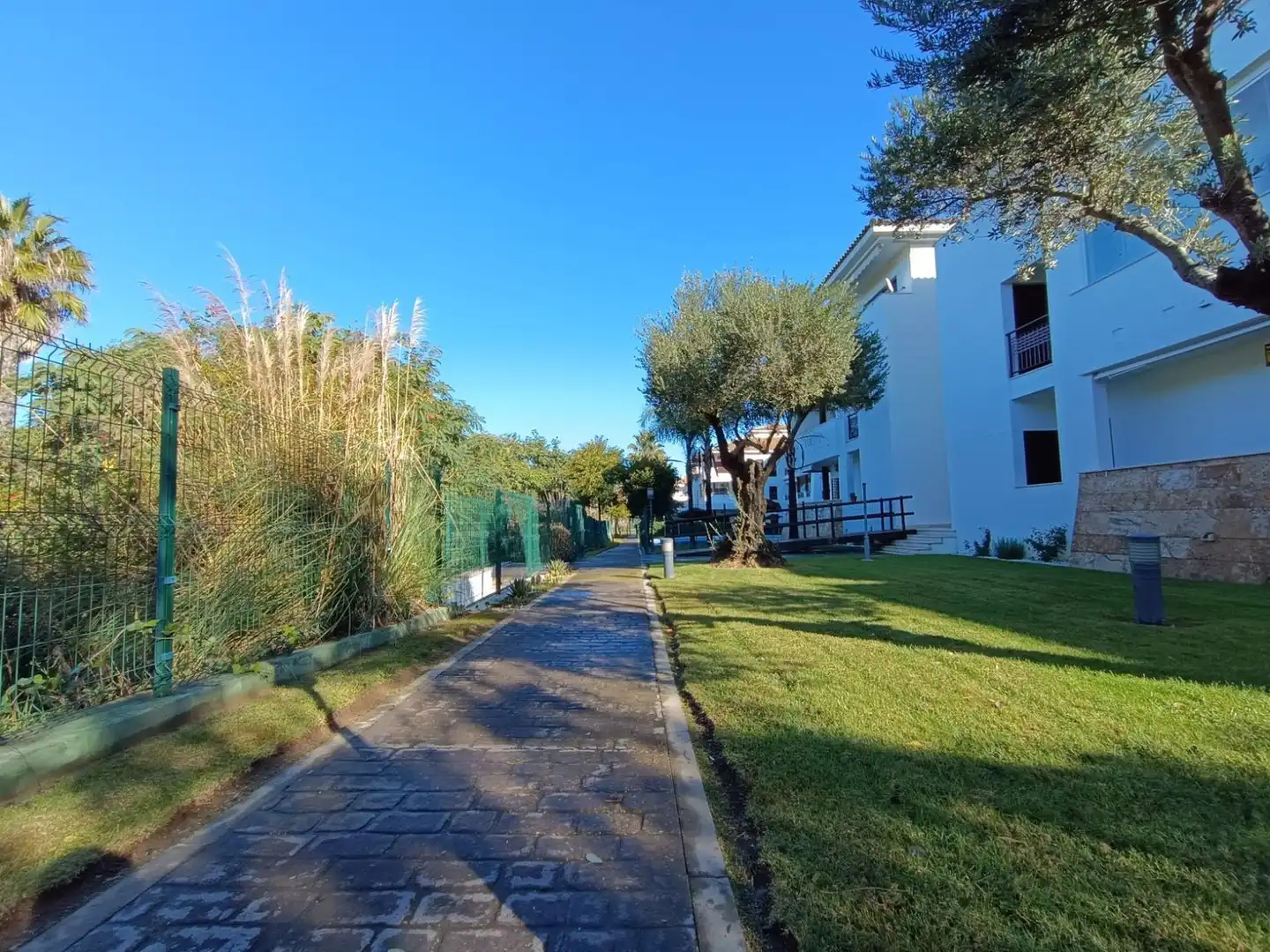 Außenansicht von Wohnung zum Verkauf in El Rompido mit Klimaanlage, Terrasse und Möbliert