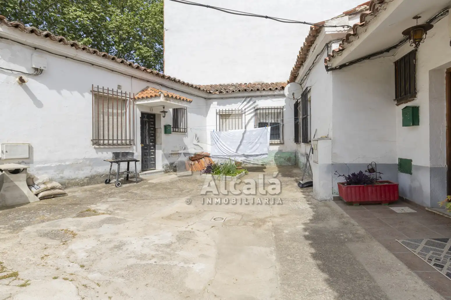 Außenansicht von Einfamilien-Reihenhaus zum Verkauf in Alcalá de Henares