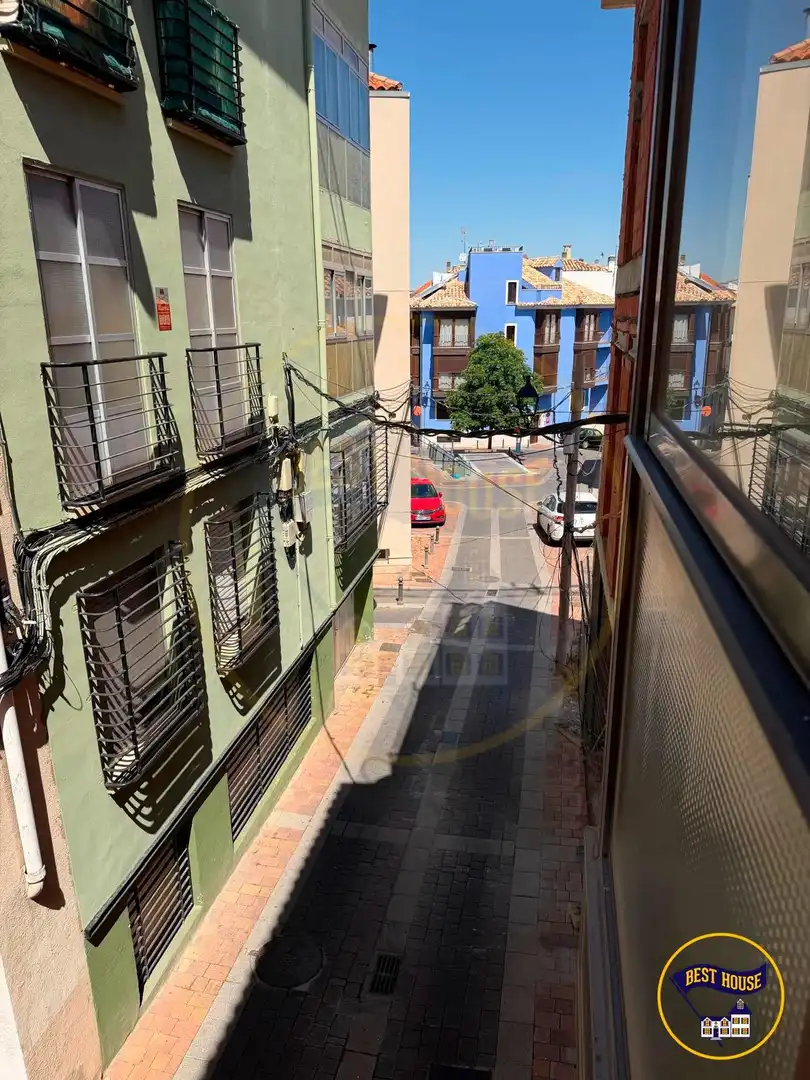 Exterior view of Flat for rent in Cuenca  with Heating, Furnished and Balcony