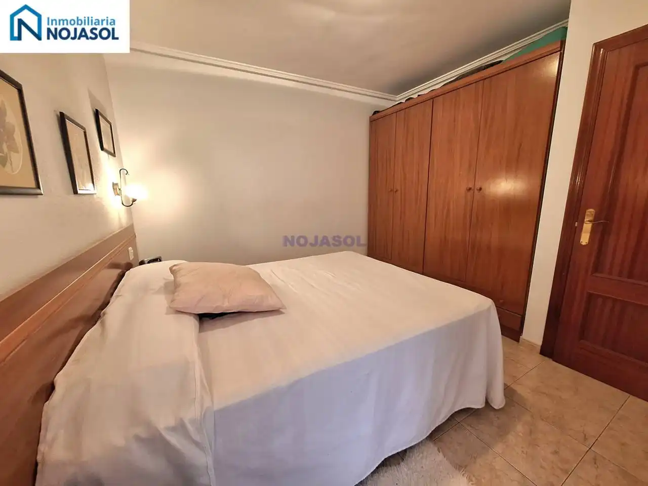 Dormitori de Apartament en venda en Noja amb Calefacció, Terrassa i Moblat