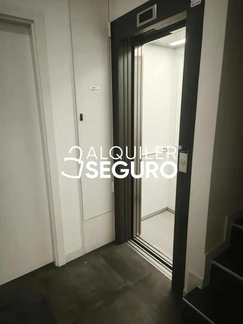Flat for rent in Zaragoza  with Air Conditioner, Heating and Furnished