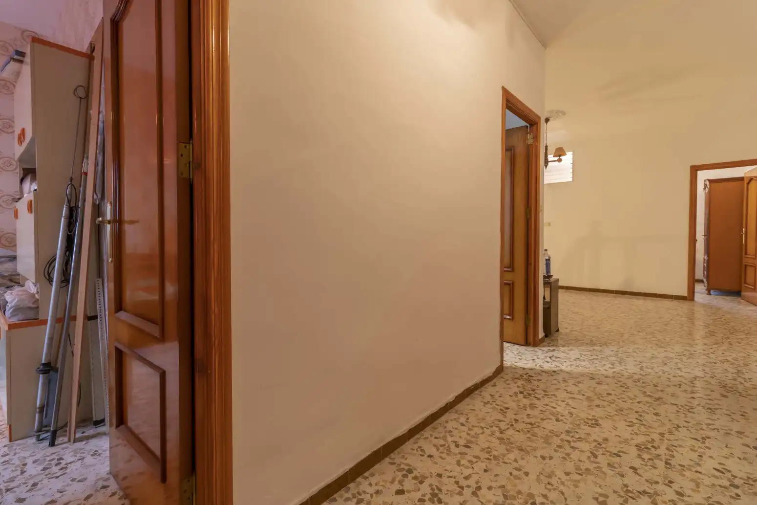 Einfamilien-Reihenhaus zum Verkauf in Brenes mit Terrasse, Möbliert und Balkon