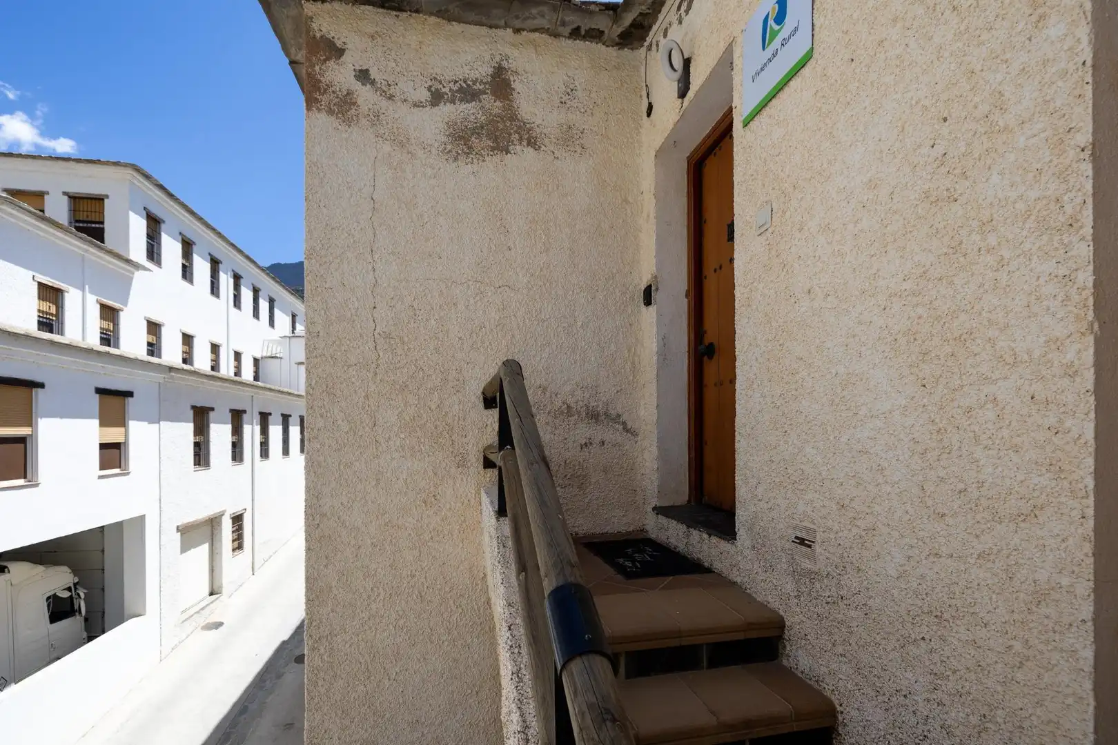 Vista exterior de Pis en venda en Trevélez amb Calefacció, Terrassa i Moblat