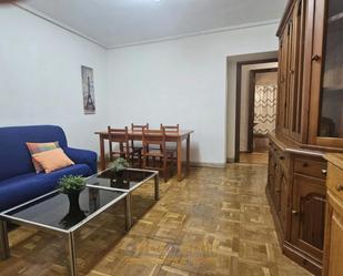 Sala d'estar de Pis de lloguer en Salamanca Capital amb Calefacció, Parquet i Terrassa