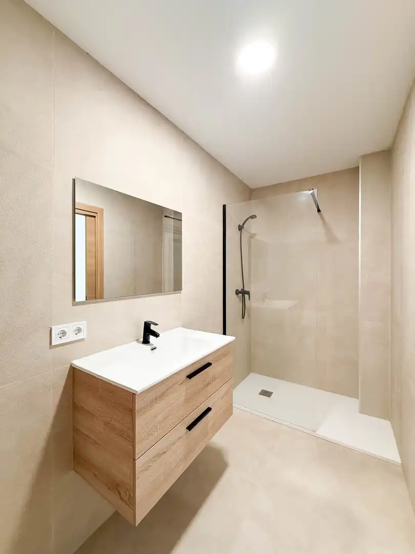 Bathroom of Ground floor for sale in Valencia  with Balcony