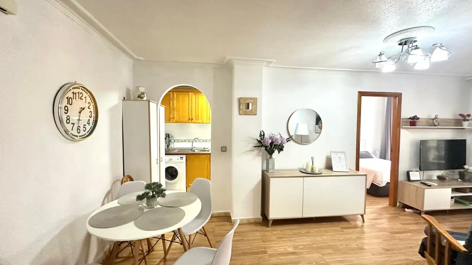 Dining room of Flat for rent in Torrevieja  with Heating, Furnished and Washing machine