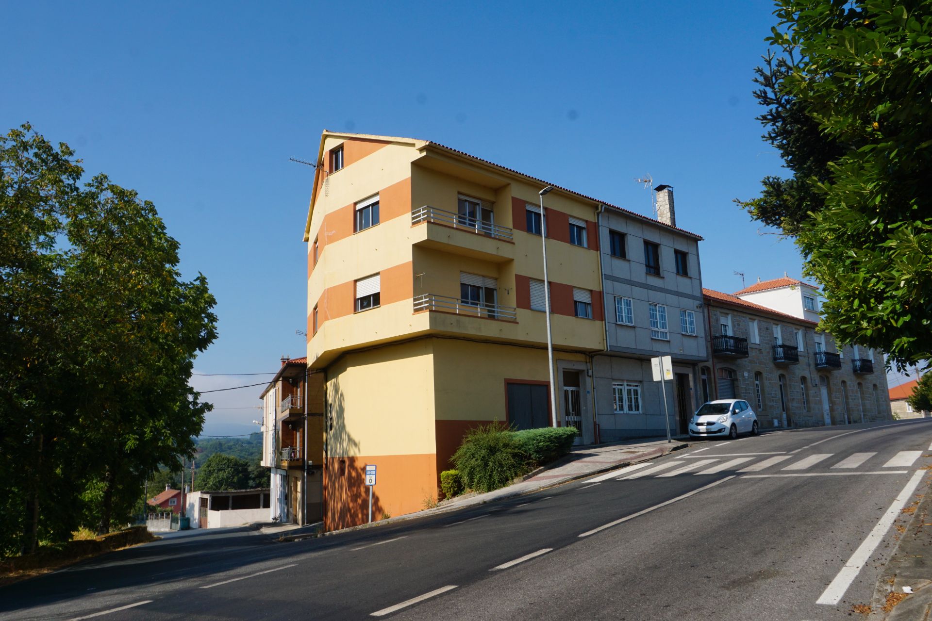 Außenansicht von Wohnung zum verkauf in Monterroso mit Möbliert, Ofen und Balkon