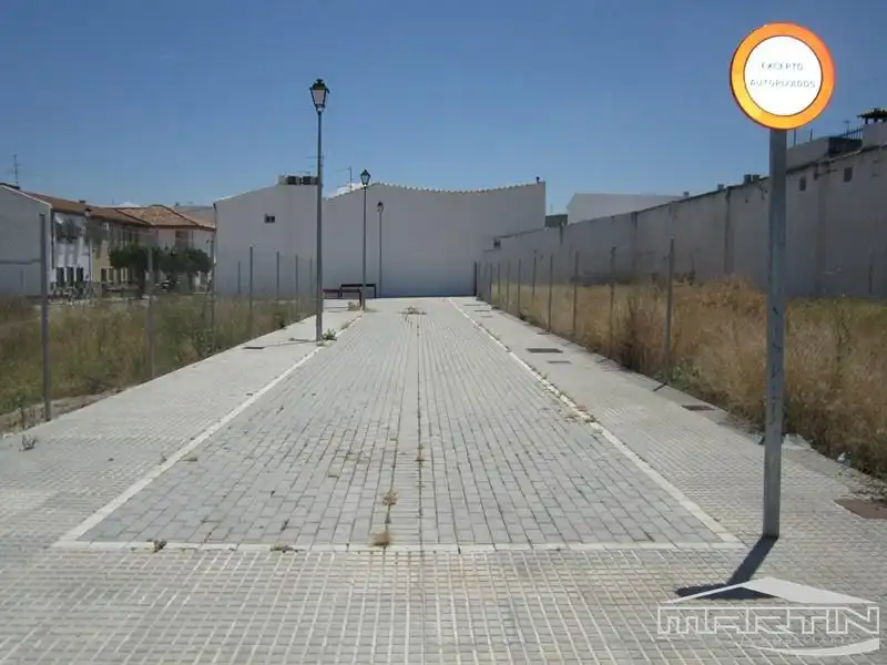 Lands and plots for sale in Del Mercado