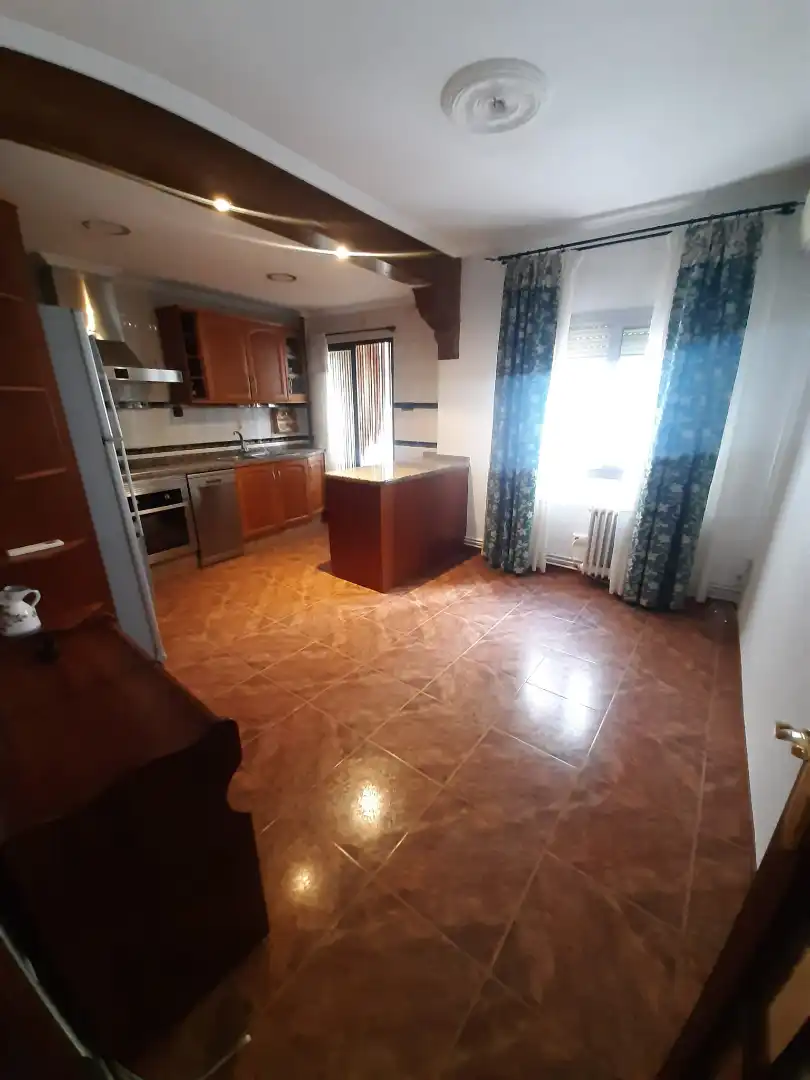 Appartamento con terrazza in vendita a Úbeda, imagen 2