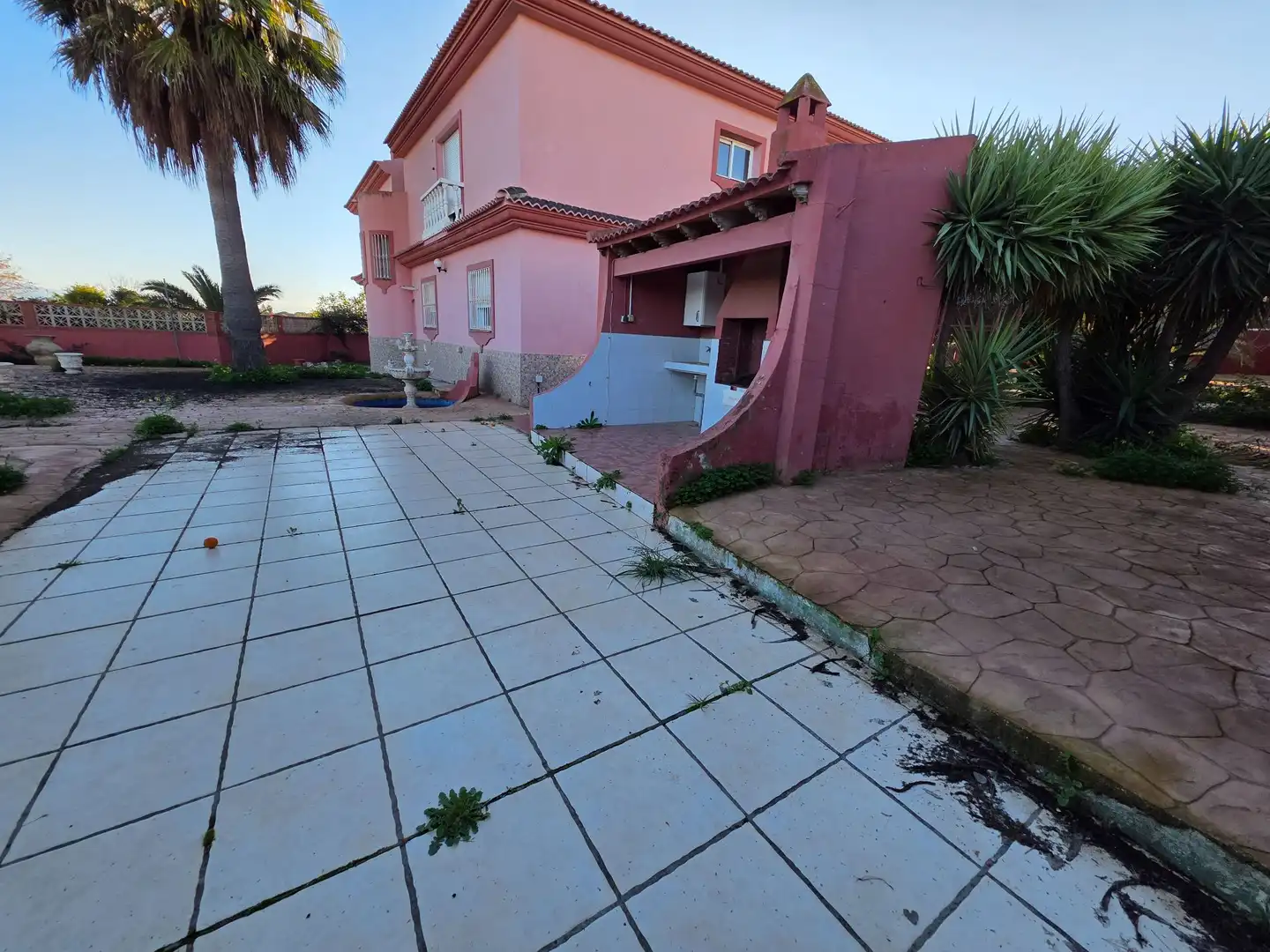 Vista exterior de Casa o xalet en venda en Alhaurín de la Torre amb Aire condicionat, Calefacció i Jardí privat