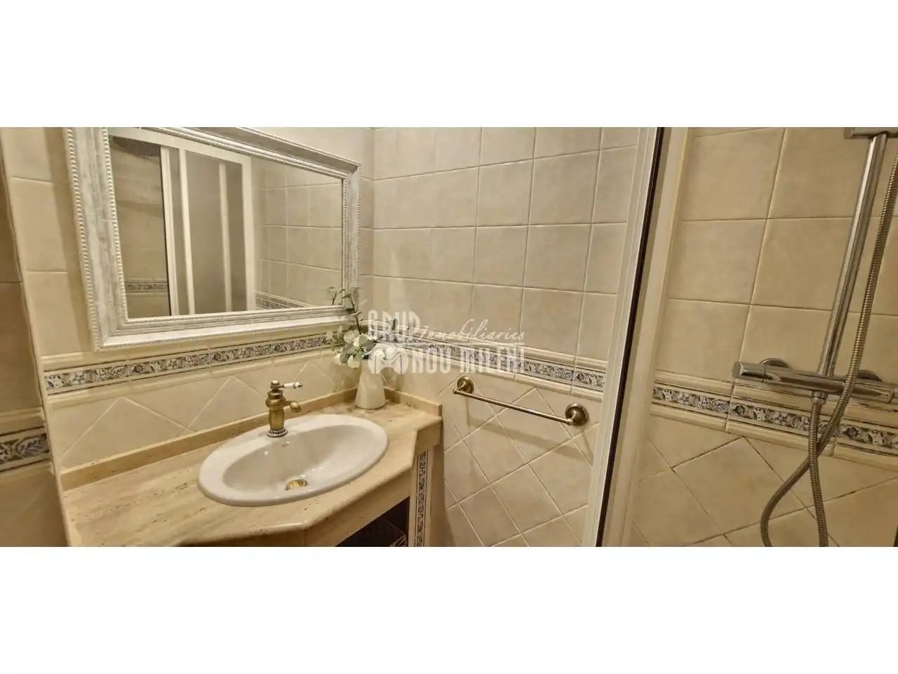 Baño de Piso en venta en Catarroja con Aire acondicionado y Amueblado