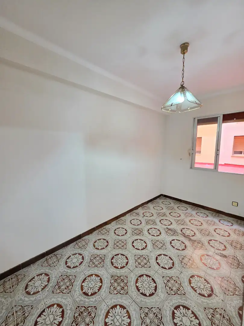 Wohnung zum Verkauf in Tarragona mit Klimaanlage, Heizung und Terrasse