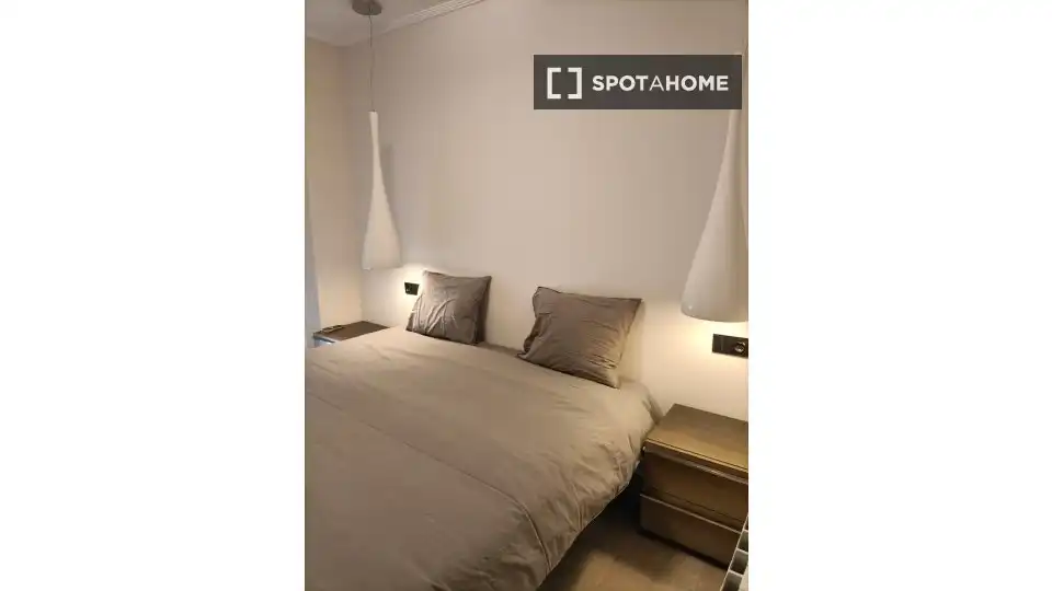 Bedroom of Flat for rent in Valencia  with Air Conditioner, Heating and Furnished