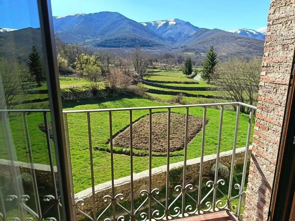 Garden of Buildings for sale in Navalonguilla