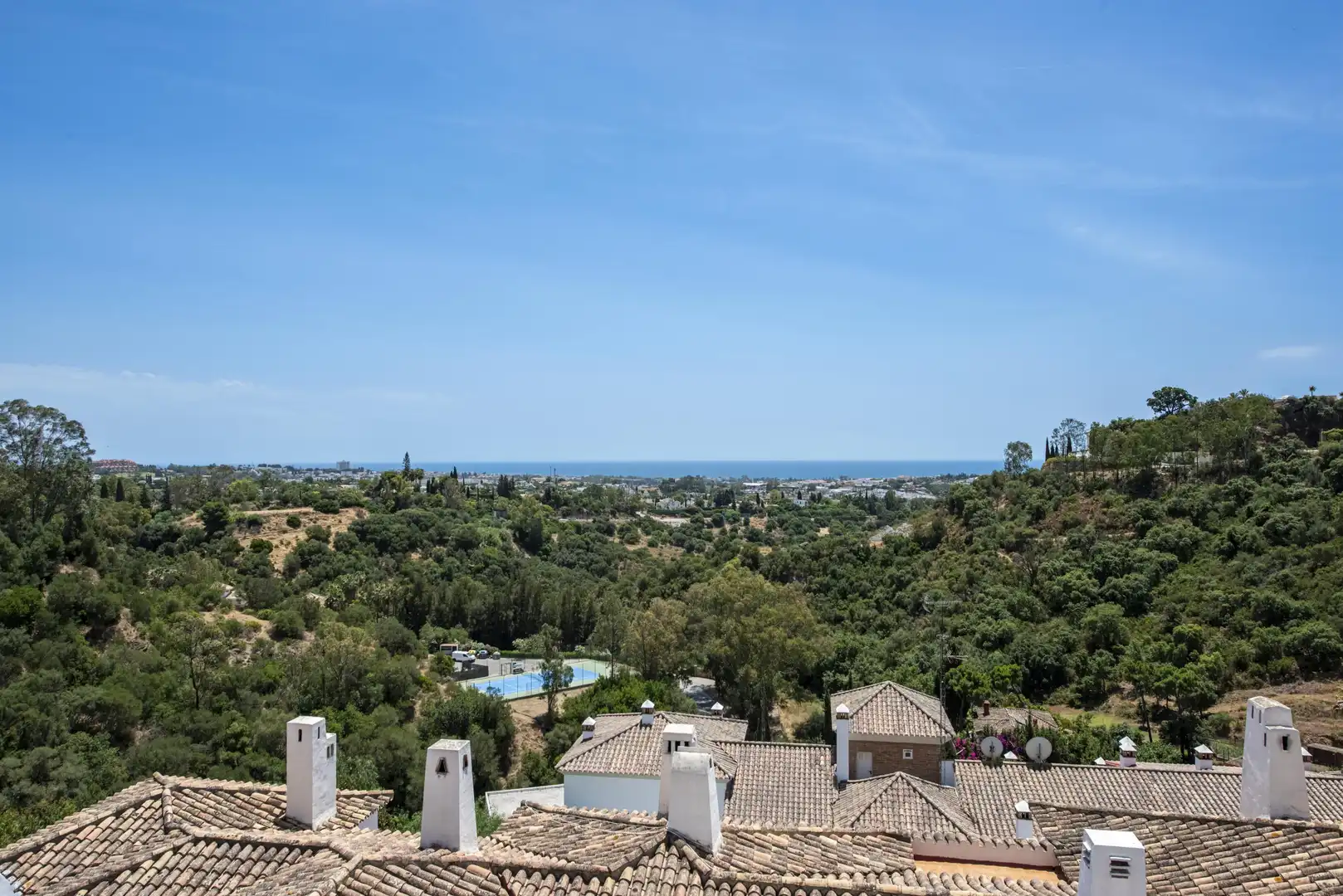 Vista exterior de Apartamento en venta en Benahavís con Aire acondicionado, Calefacción y Jardín privado