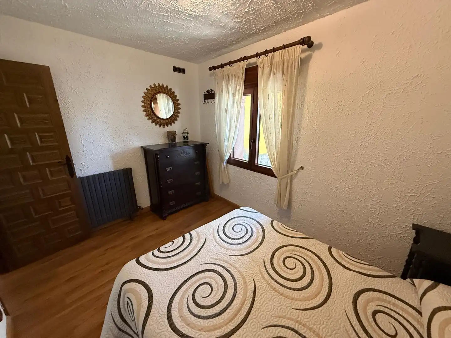 Dormitori de Casa o xalet en venda en Cepeda la Mora amb Calefacció, Jardí privat i Traster