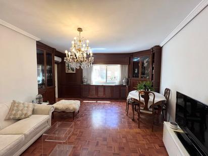 Living room of Flat for sale in  Madrid Capital