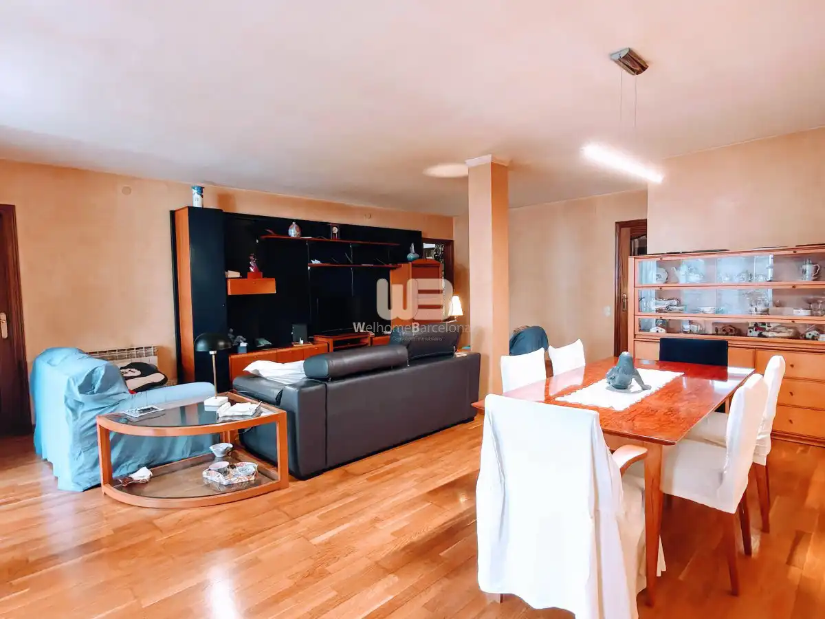 Dúplex en venta en Carrer de Provença, El Camp de l'Arpa del Clot