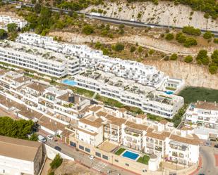 Vista exterior de Planta baixa en venda en Benalmádena amb Aire condicionat, Terrassa i Piscina