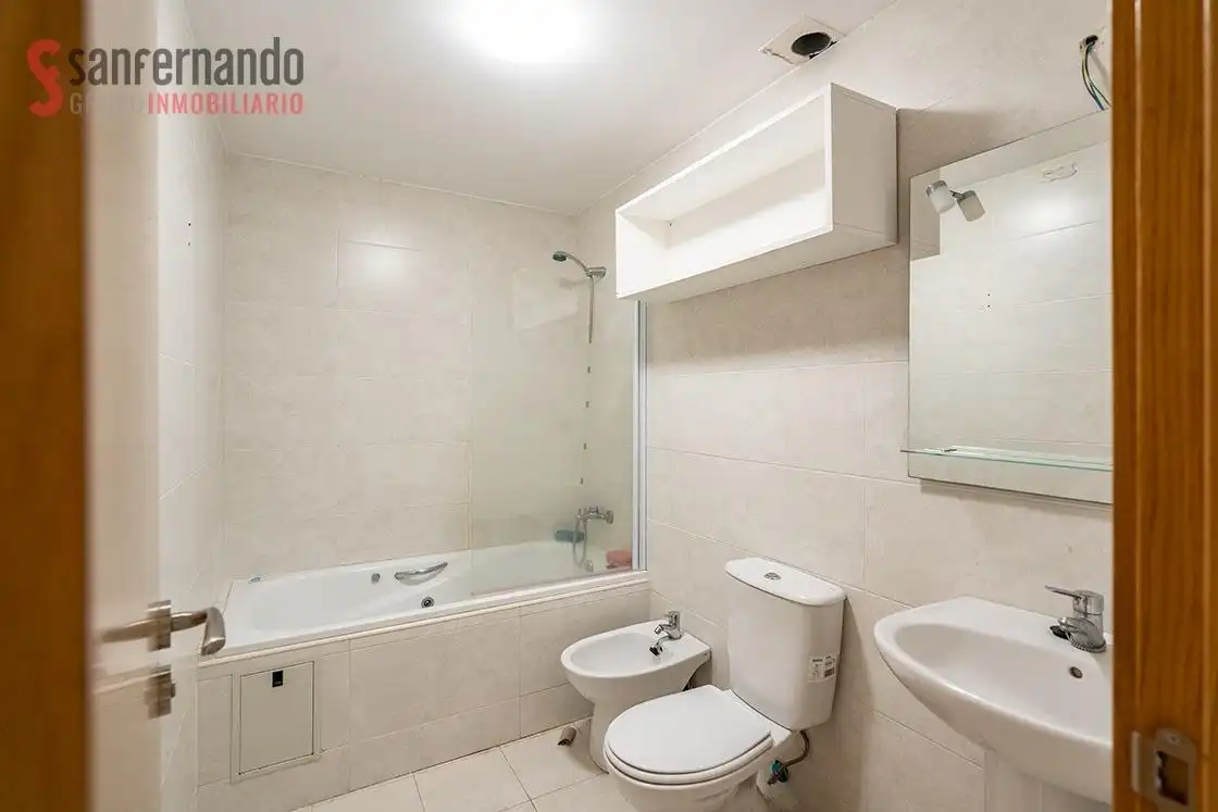 Bany de Dúplex en venda en Santander amb Calefacció, Parquet i Traster
