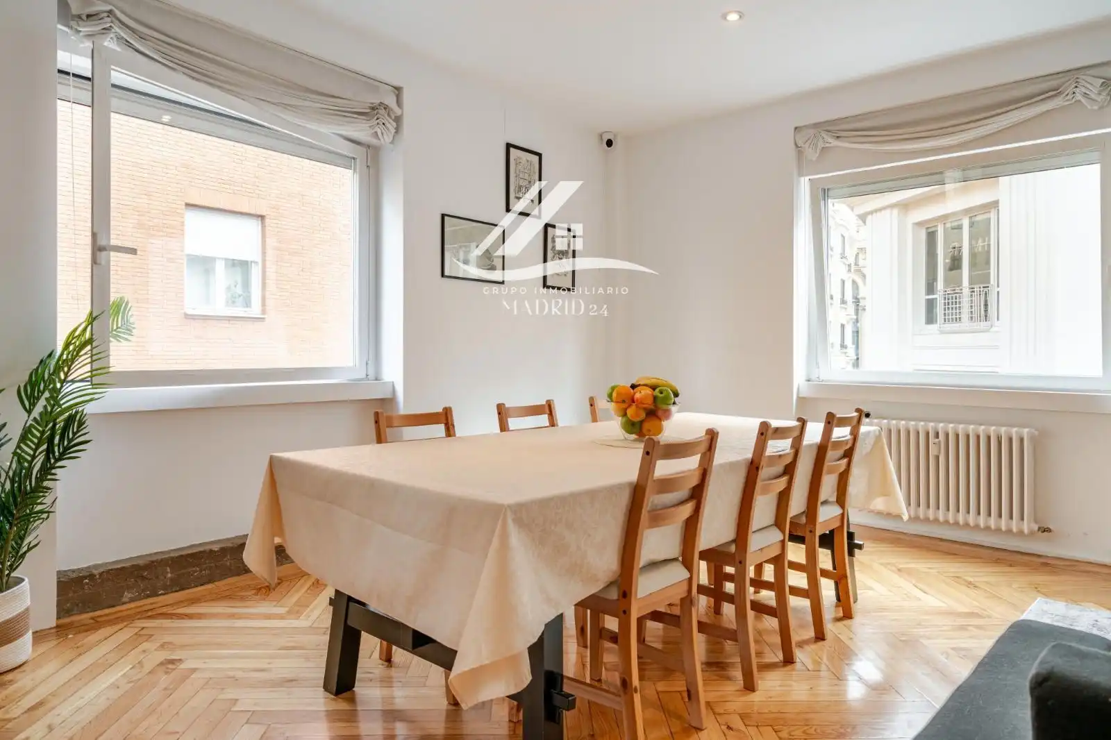 Comedor de Piso de alquiler en Madrid con Aire acondicionado, Calefacción y Amueblado