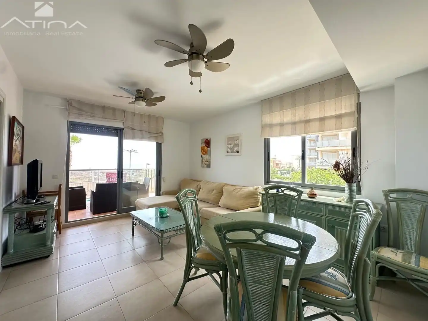 Sala de estar de Apartamento en venta en Guardamar de la Safor con Aire acondicionado, Jardín privado y Terraza