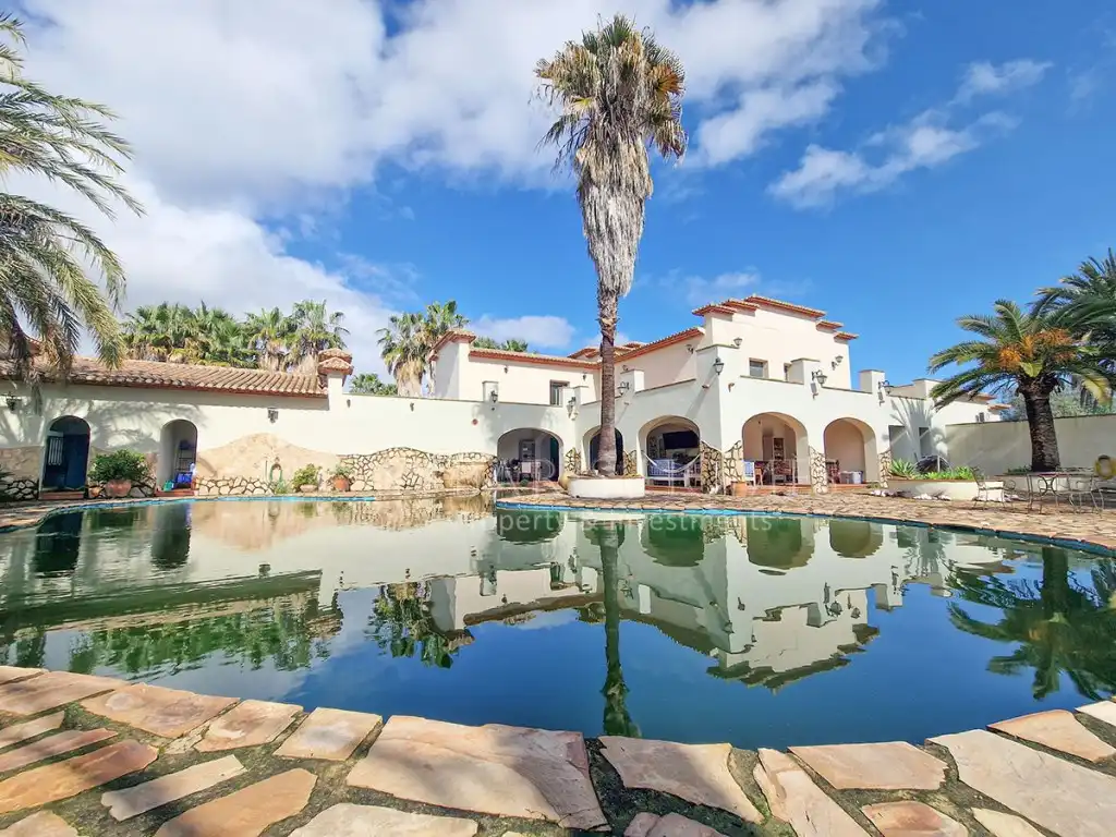 Casa con piscina en venta en Partida Marjal