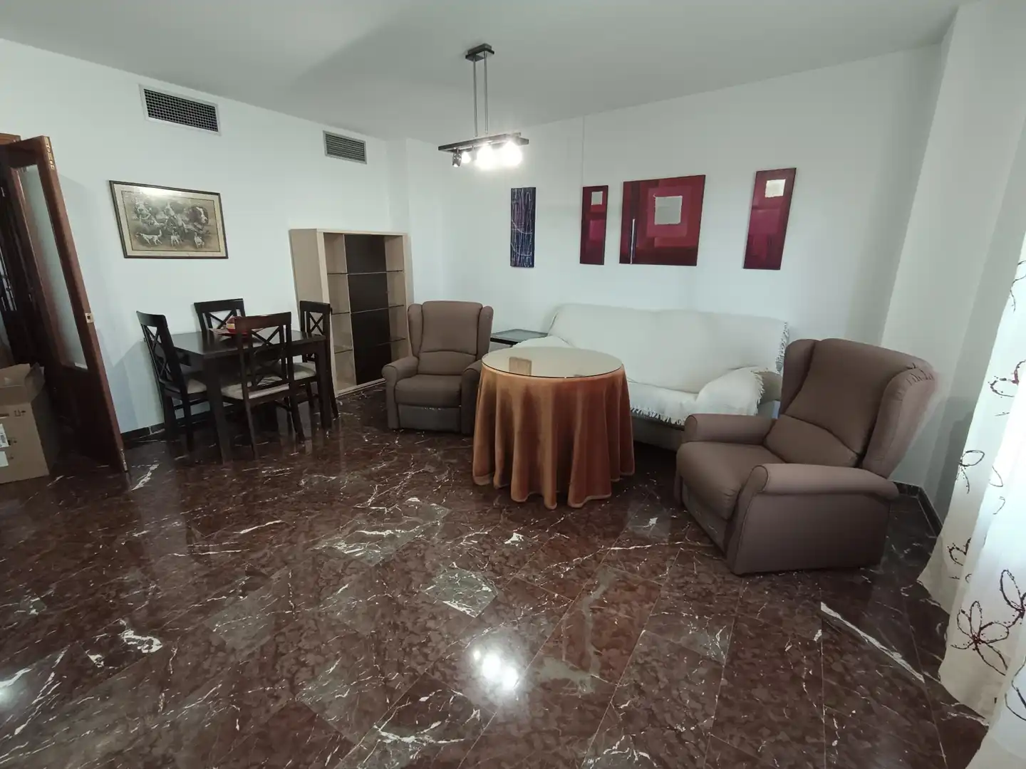 Sala d'estar de Pis de lloguer en Jaén amb Aire condicionat, Calefacció i Moblat