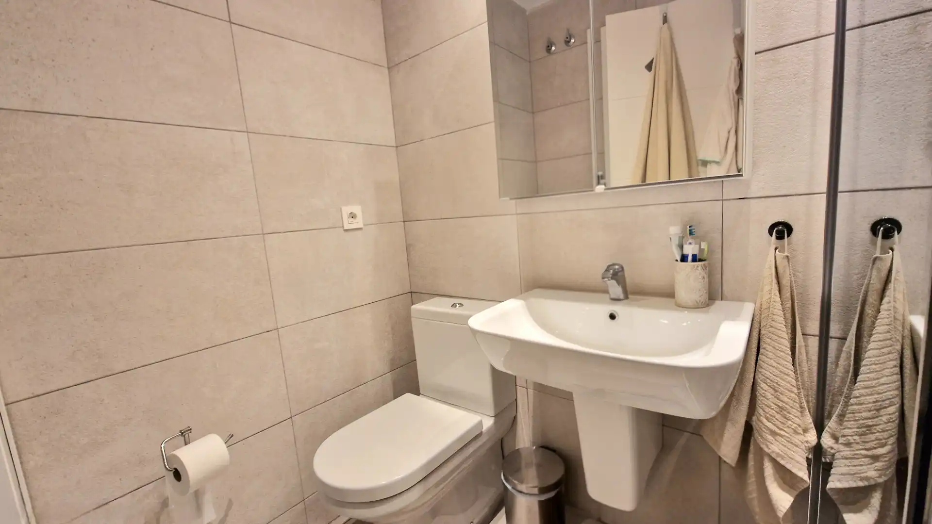 Badezimmer von Dachboden zum Verkauf in San Juan de Aznalfarache mit Klimaanlage, Abstellraum und Gemeinschaftspool