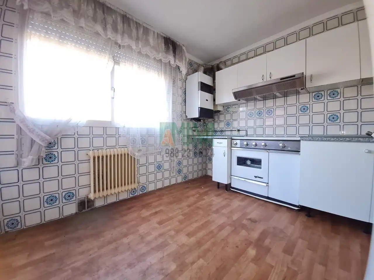 Kitchen of Flat for sale in Ourense Capital   with Heating, Parquet flooring and Storage room