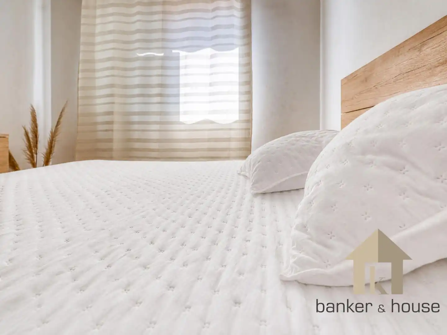 Habitación de Casa adosada en venta en Cerdanyola del Vallès con Aire acondicionado, Jardín privado y Terraza