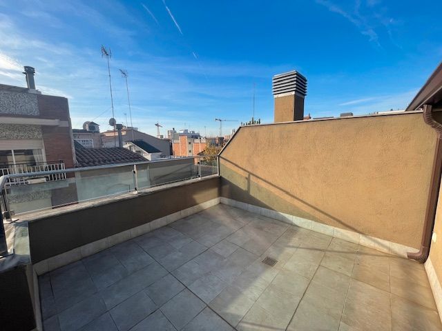Terrassa de Pis de lloguer en Cornellà de Llobregat amb Aire condicionat, Calefacció i Parquet