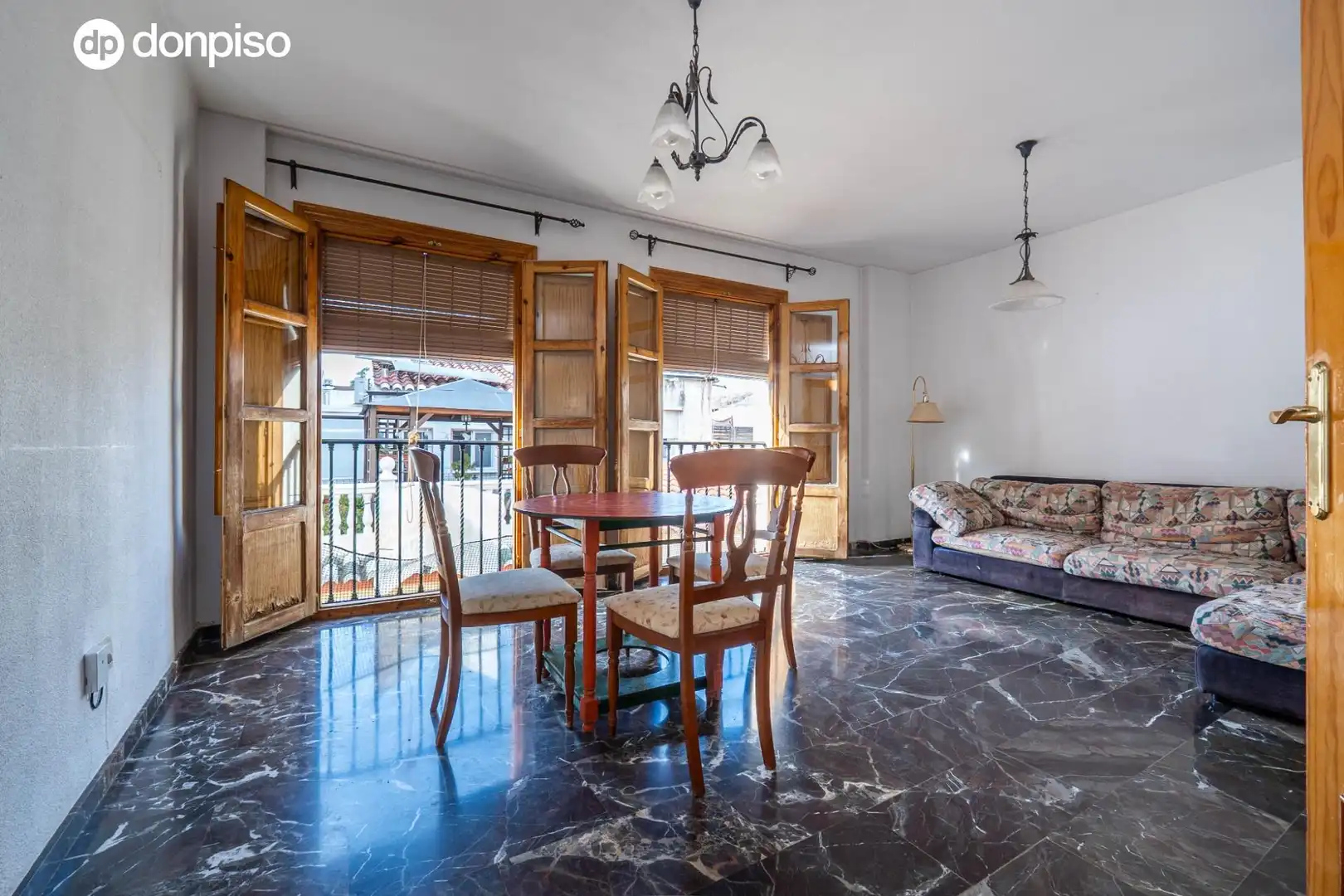 Sala d'estar de Pis en venda en Granada amb Aire condicionat i Calefacció