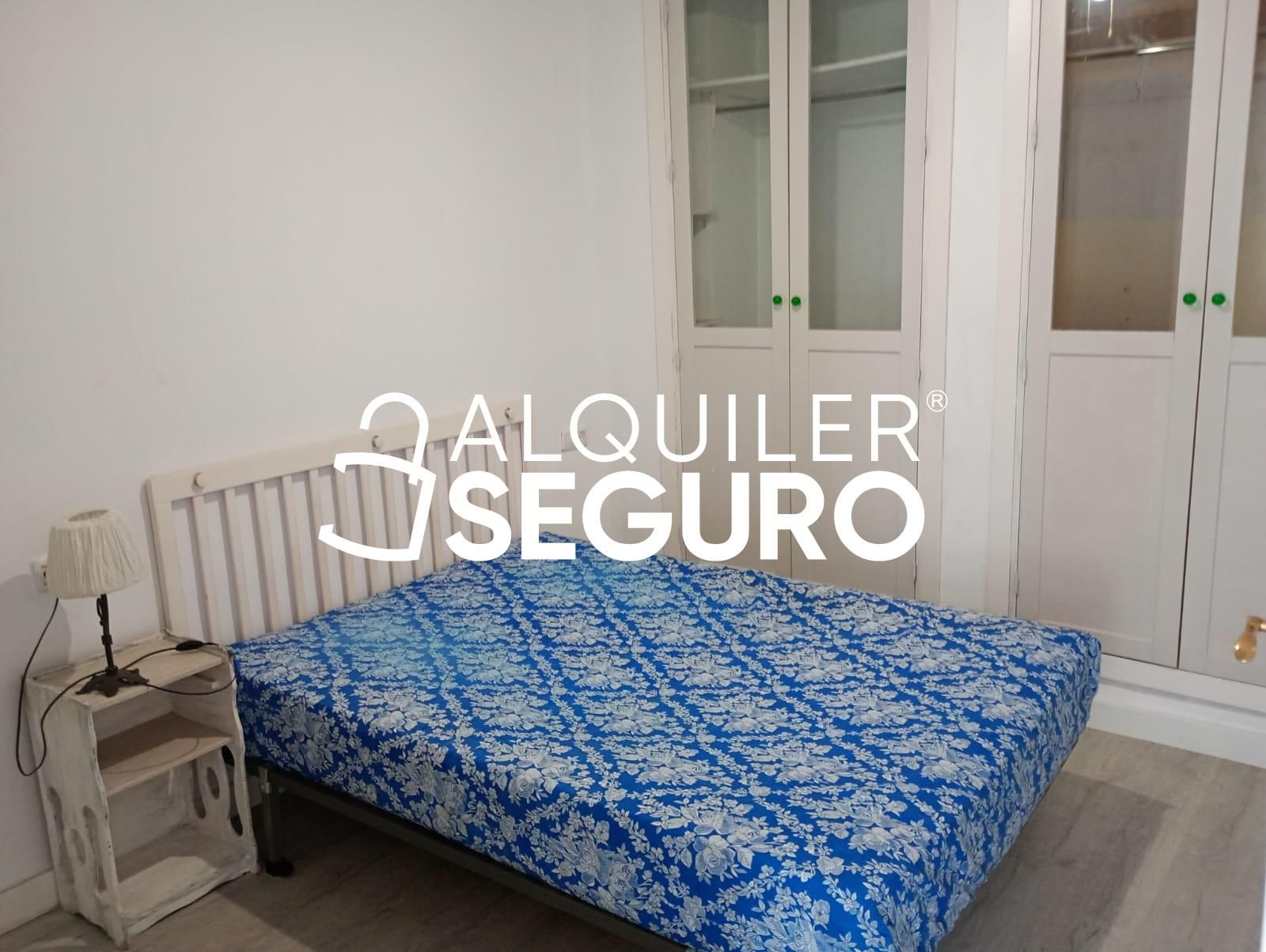 Habitación de Piso de alquiler en Torremolinos con Terraza, Piscina y Amueblado