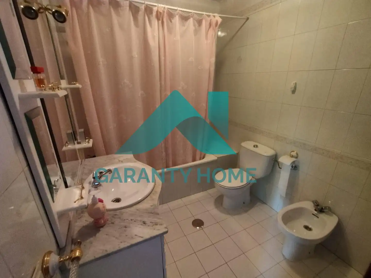 Bany de Casa o xalet en venda en Cáceres amb Aire condicionat, Traster i Balcó