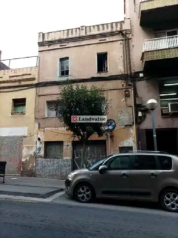 Terrenos y solares en venta en Carrer de Calderón de la Barca 40