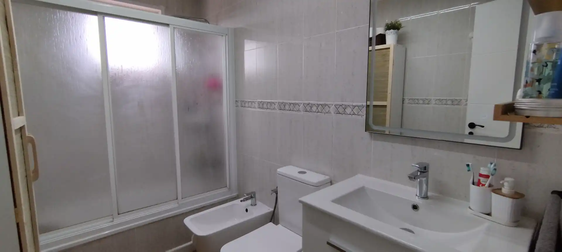 Baño de Piso en venta en Arucas con Trastero, Horno y Microondas
