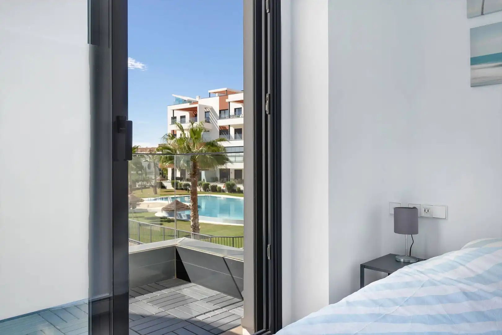 Dormitori de Apartament en venda en Fuengirola amb Aire condicionat, Jardí privat i Terrassa