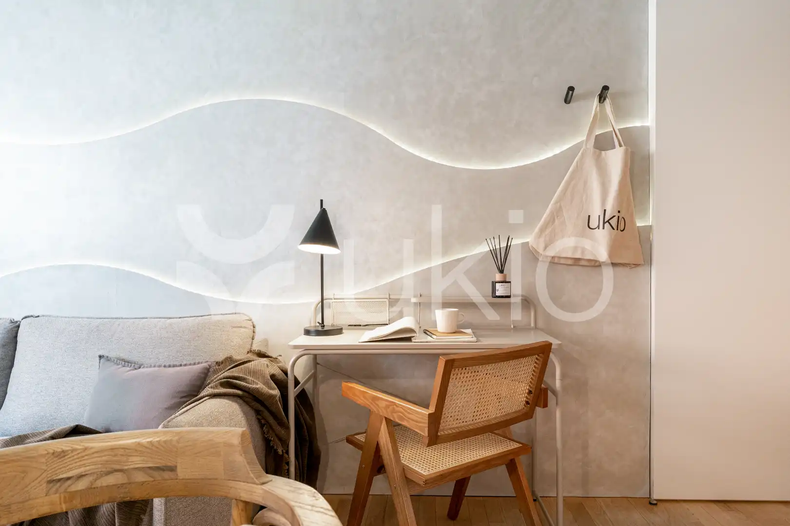 Dormitori de Apartament de lloguer en Madrid amb Aire condicionat, Calefacció i Moblat