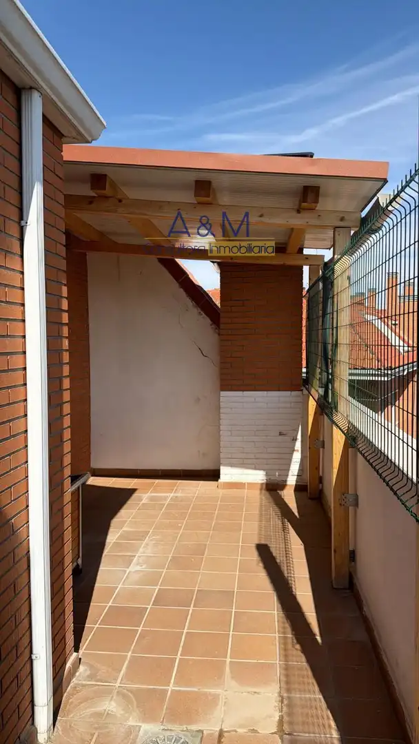 Terraza de Ático en venta en Valladolid con Calefacción, Parquet y Terraza