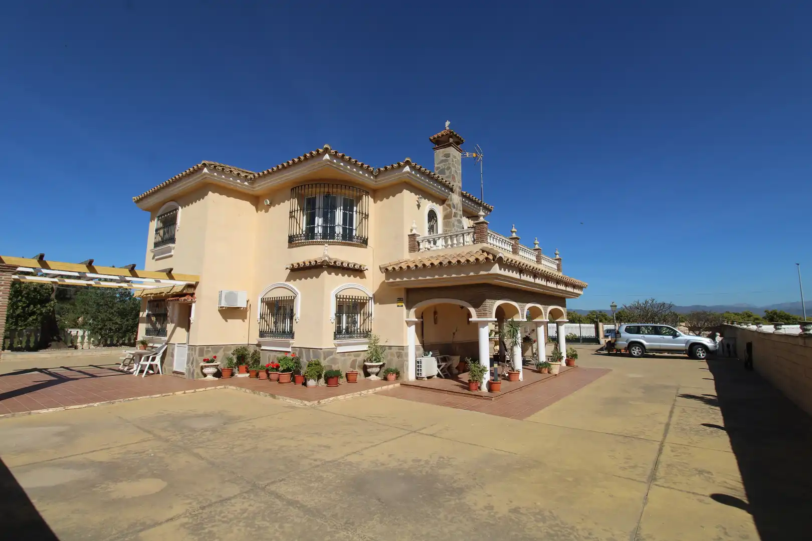 Außenansicht von Country house zum Verkauf in Alhaurín de la Torre mit Klimaanlage, Heizung und Privatgarten