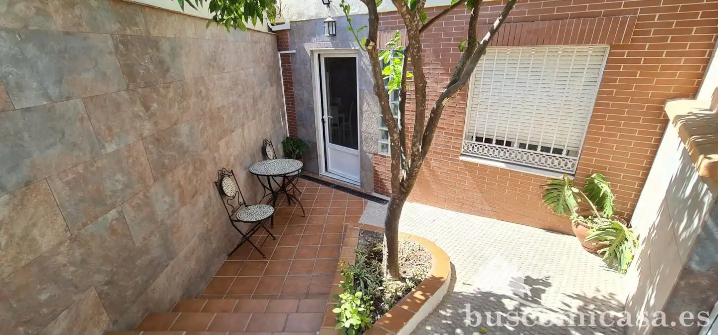 Vista exterior de Casa o chalet en venta en Linares con Aire acondicionado, Jardín privado y Terraza