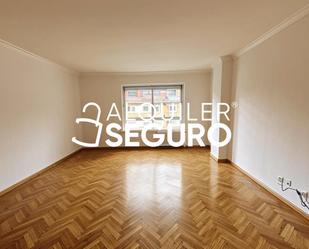 Bedroom of Flat to rent in  Madrid Capital  with Heating, Terrace and Swimming Pool