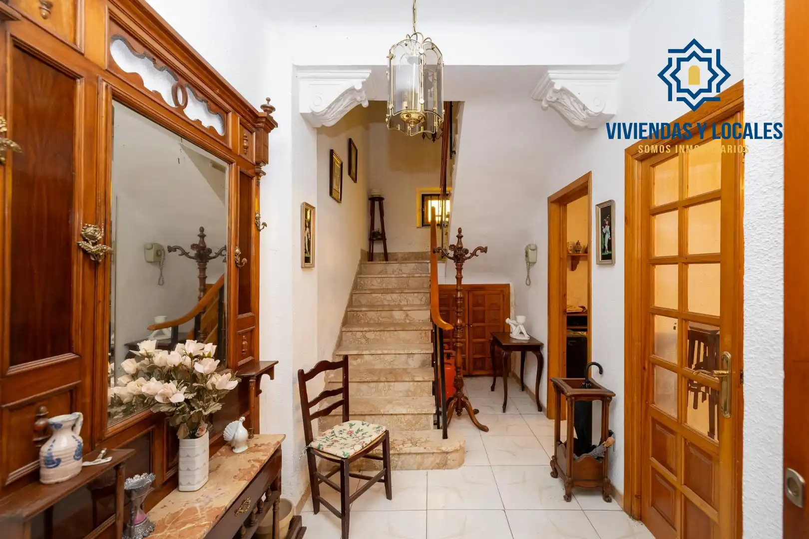 Casa con terraza en venta en Calle Calle Cristóbal Colón 8, imagen 5