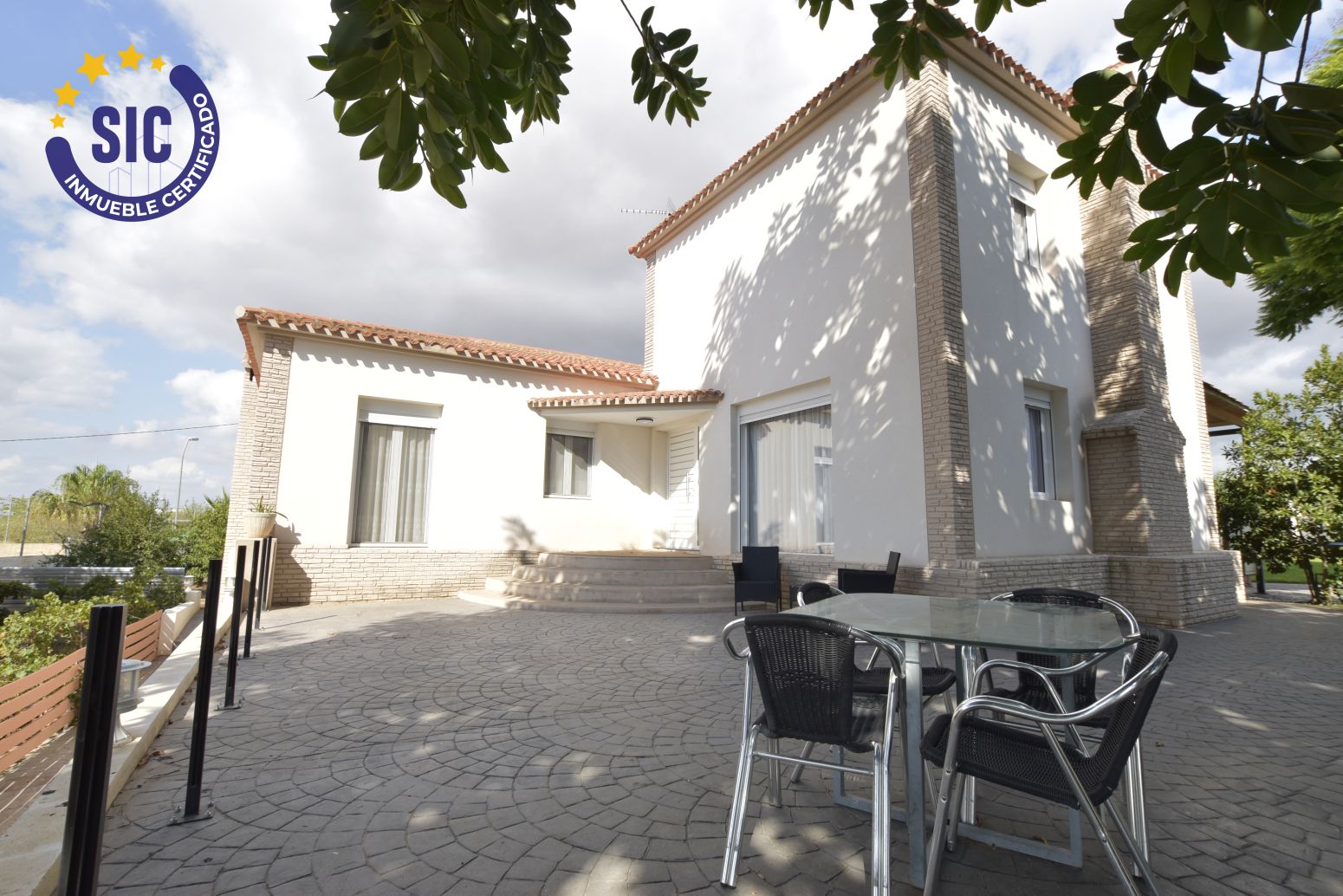 Vista exterior de Casa o xalet en venda en Náquera amb Aire condicionat, Calefacció i Jardí privat