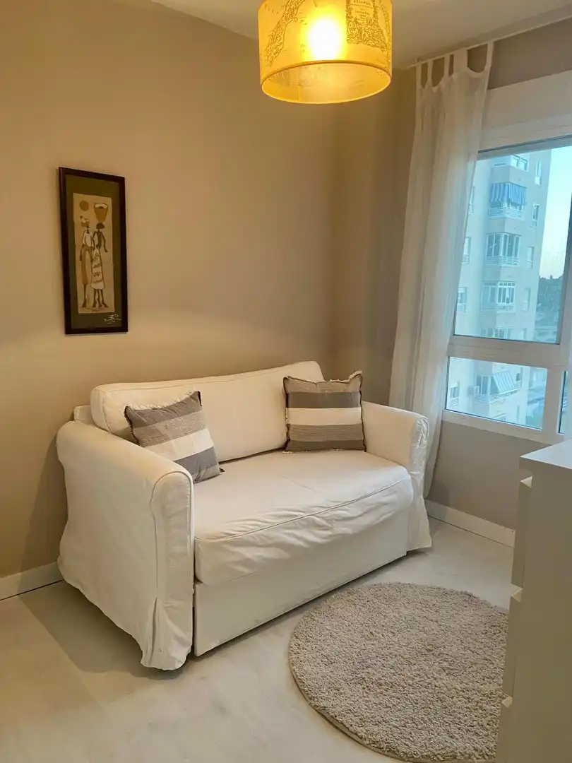 Sala de estar de Piso de alquiler en Alicante / Alacant con Aire acondicionado, Amueblado y Piscina comunitaria