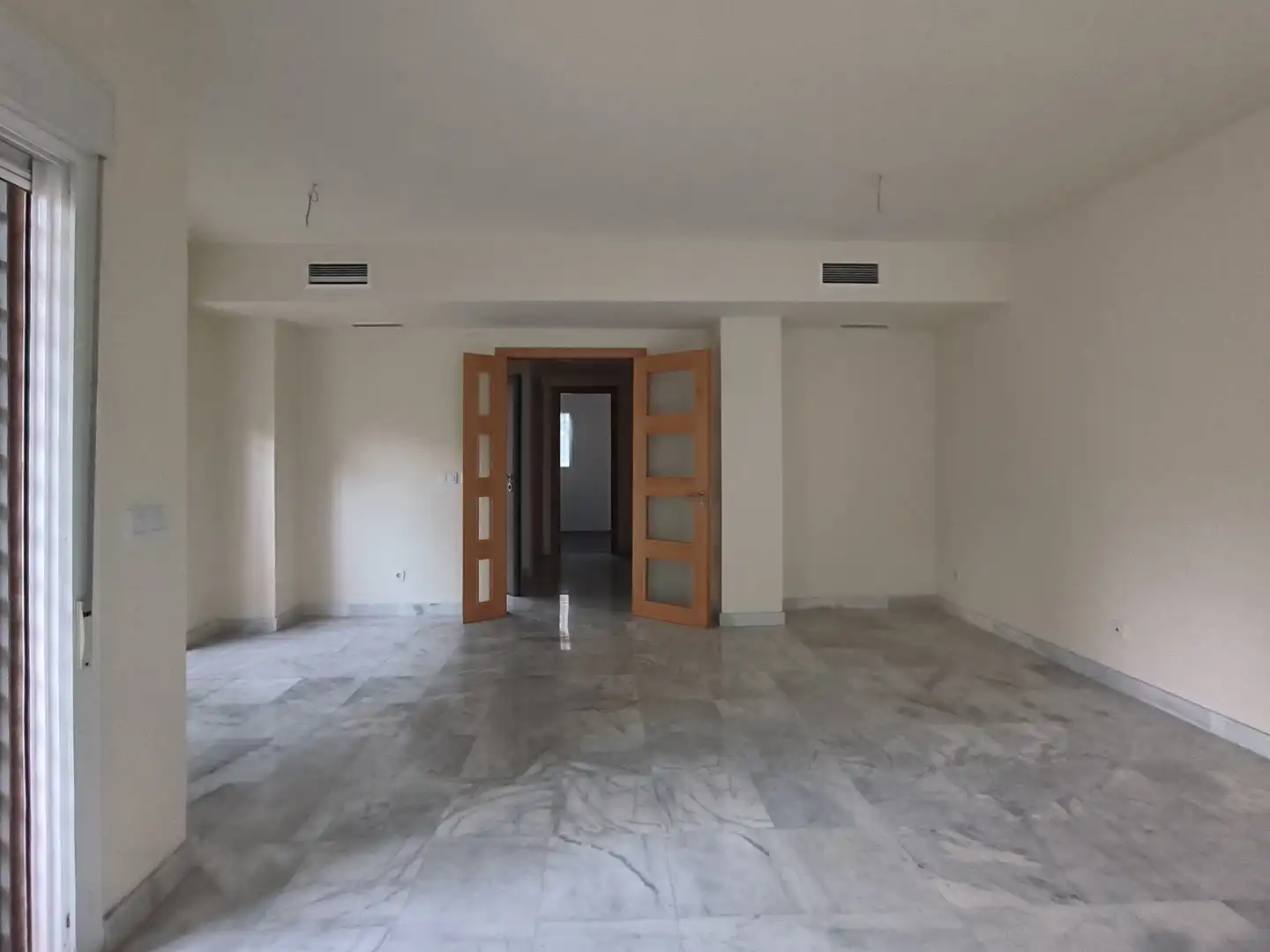 Casa adosada en venta en Espartinas con Terraza