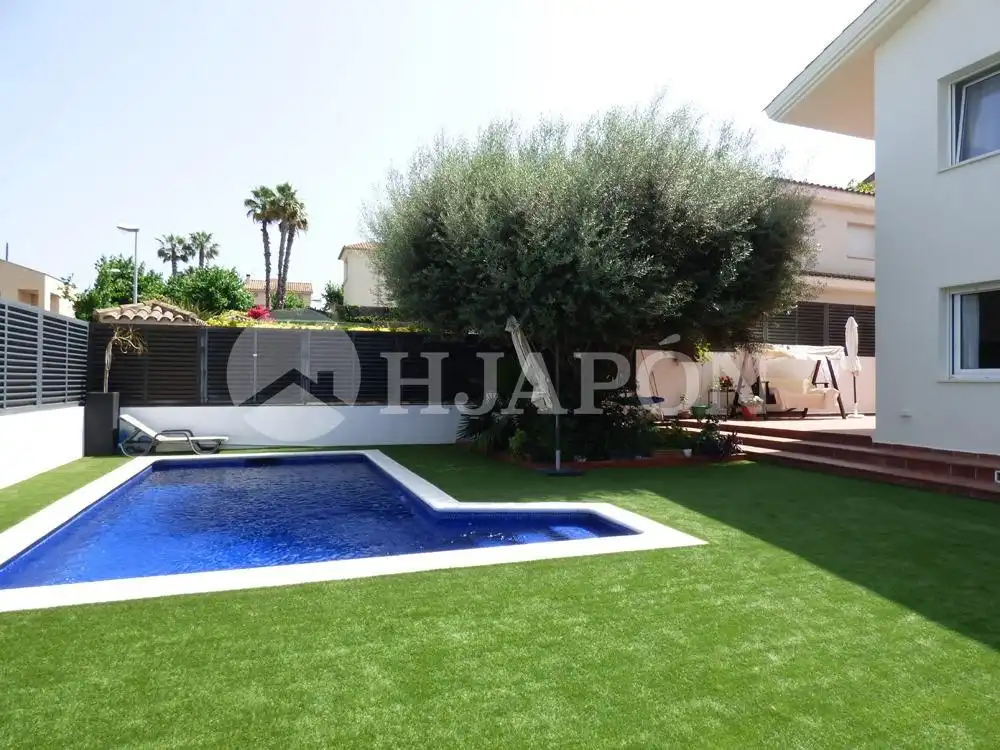 Jardí de Casa o xalet en venda en Alella amb Aire condicionat, Calefacció i Jardí privat